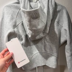 🤍lululemon grey scuba🤍